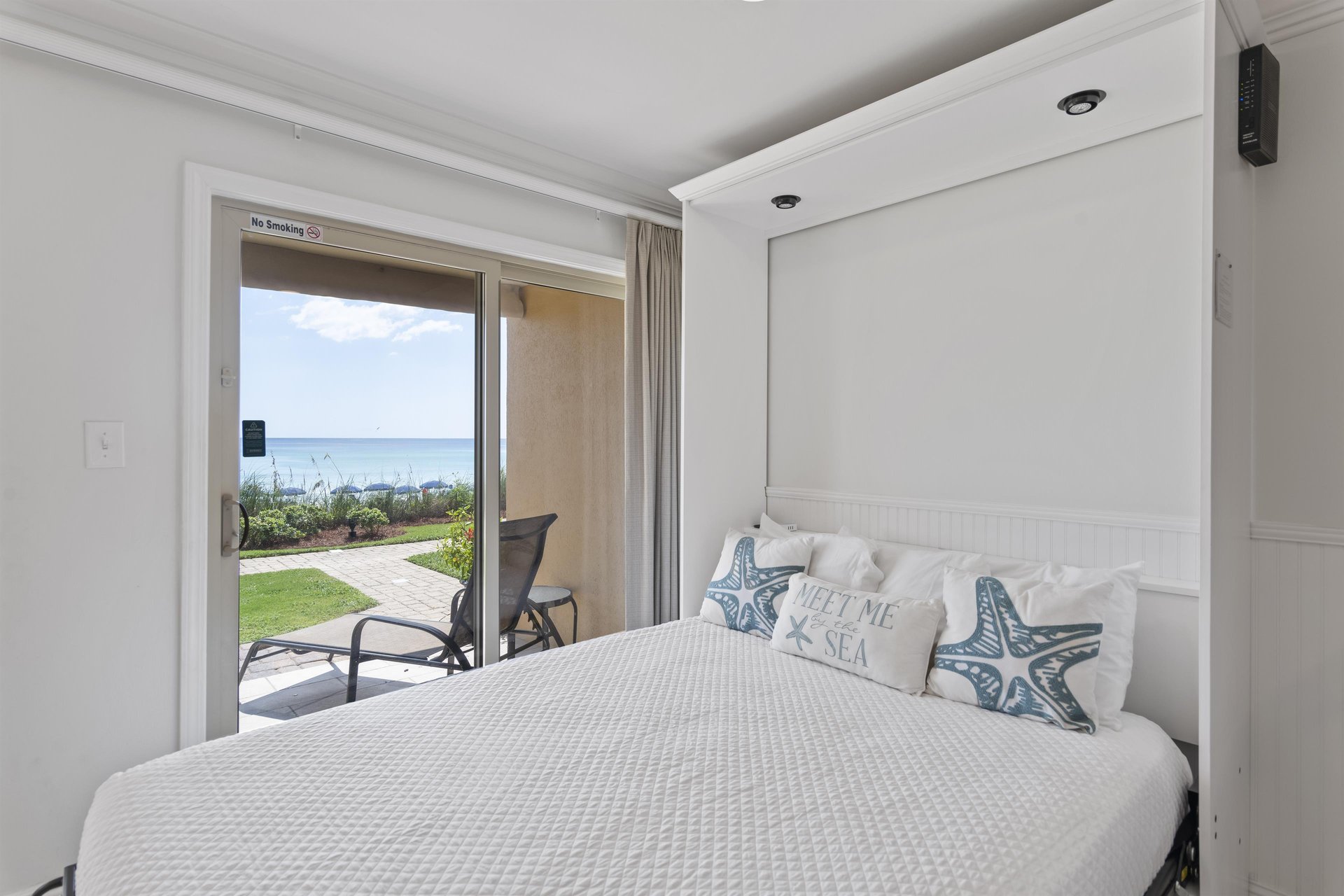 Coral Reef Club 03 8