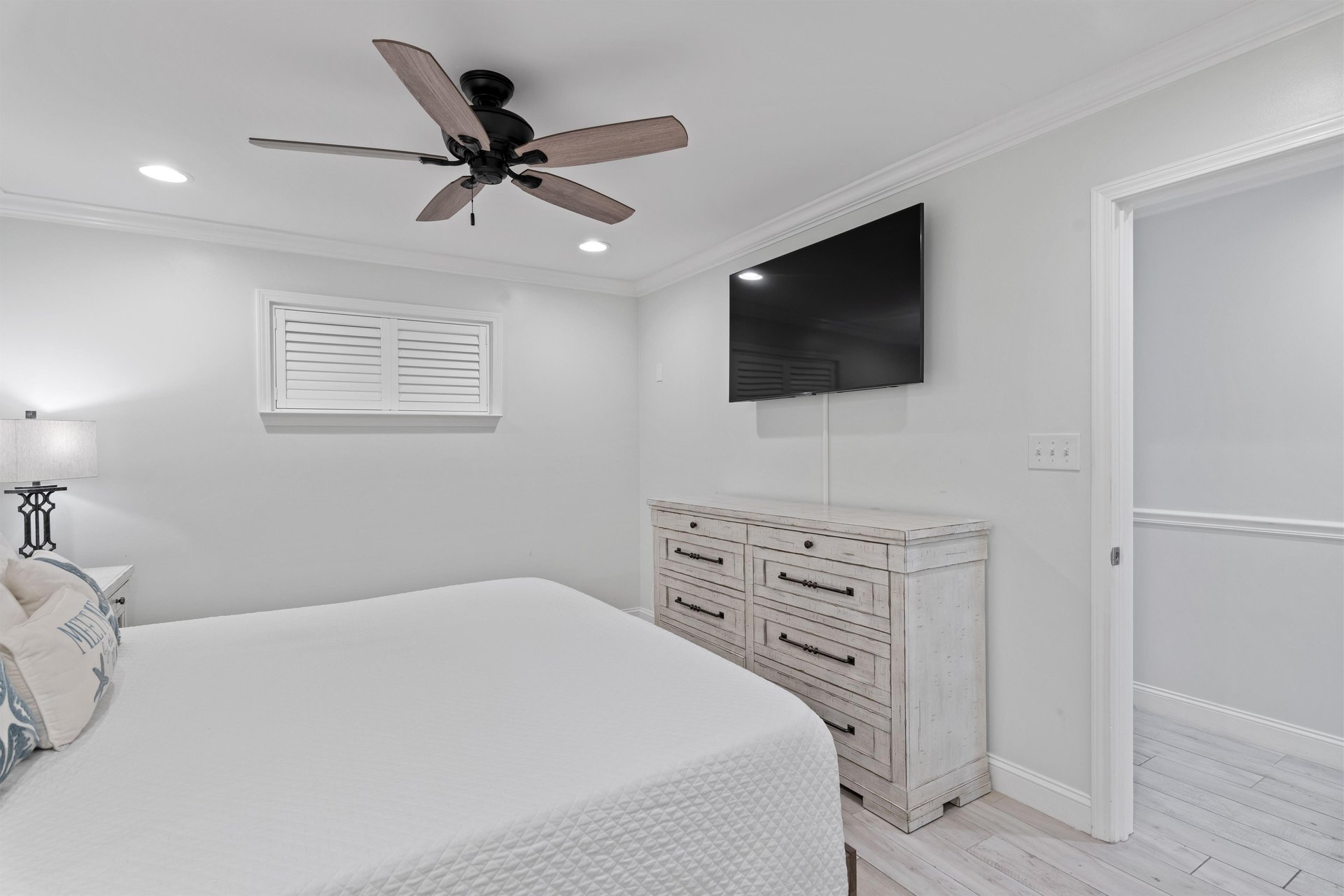 Coral Reef Club 03 17