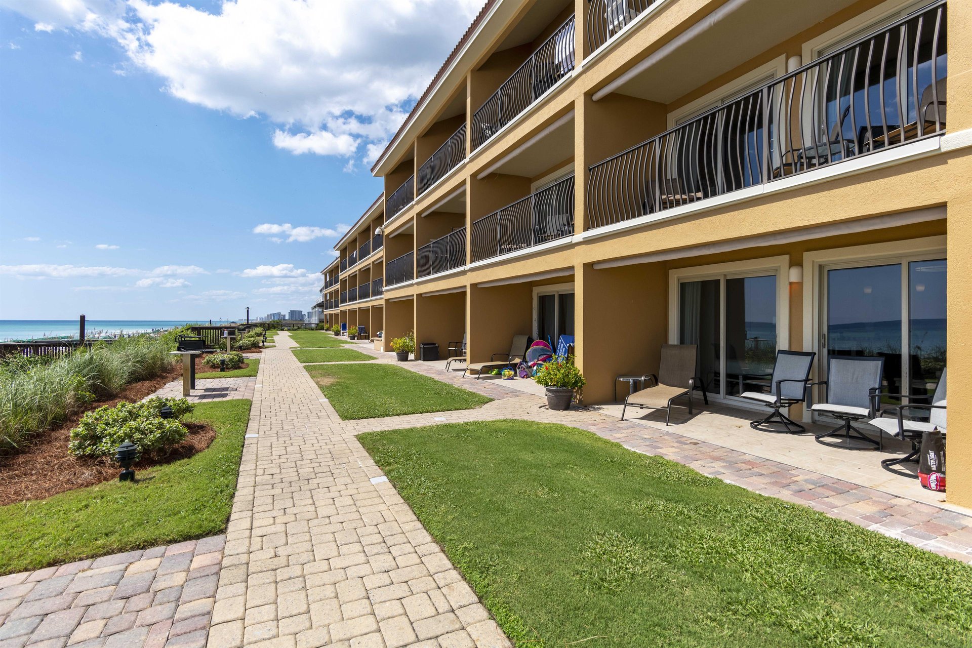 Coral Reef Club 03 22