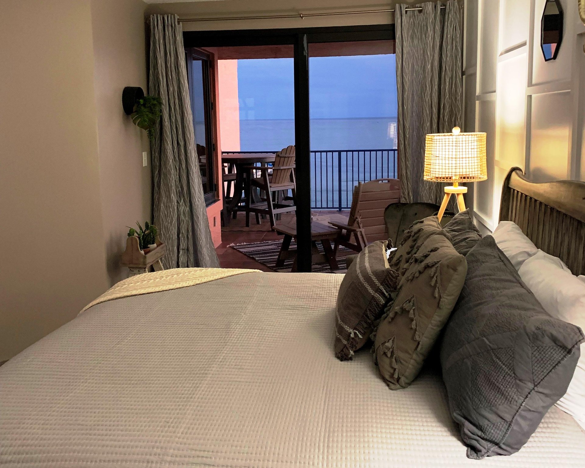 Four Seasons 804W 17