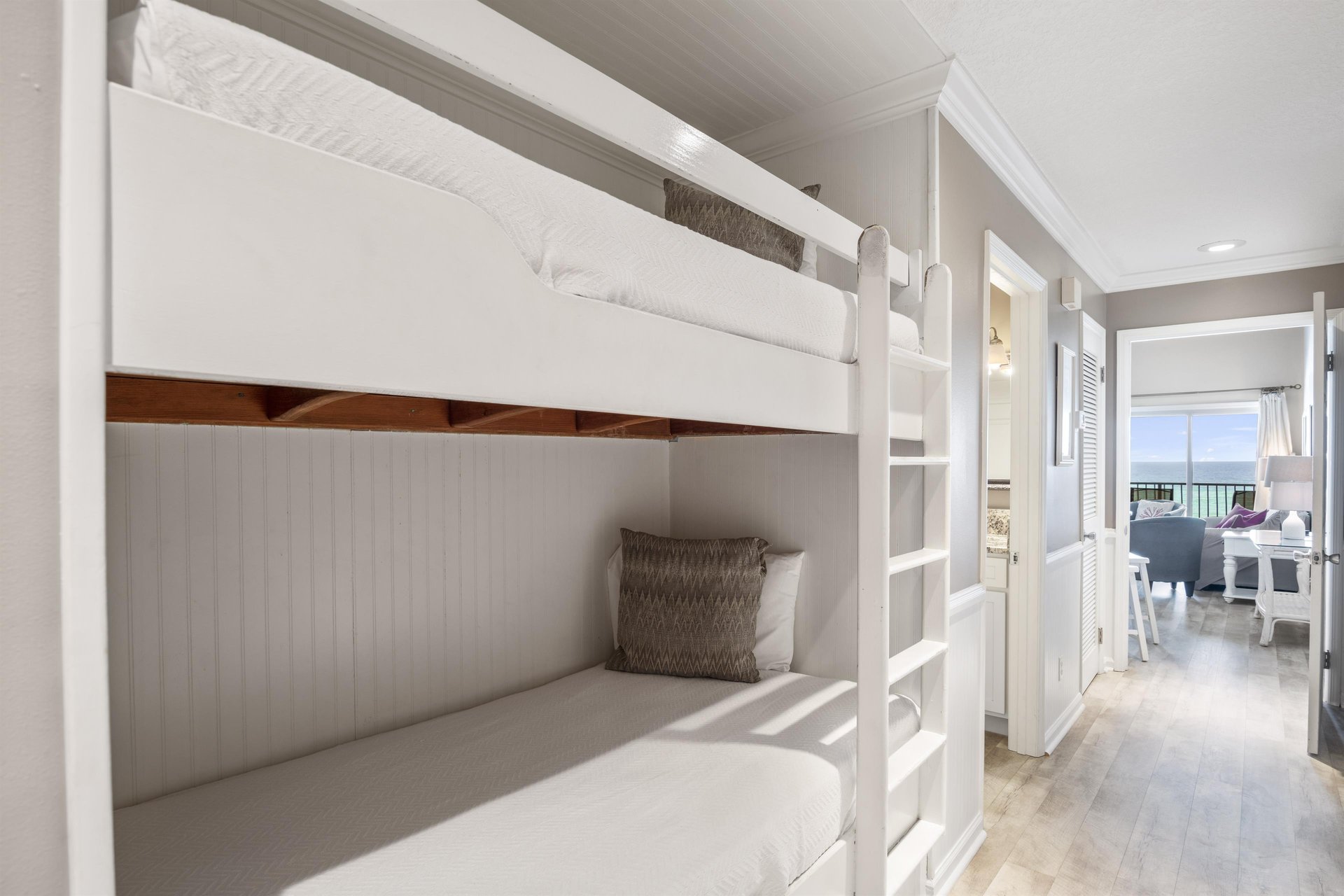 Coral Reef Club 39 10