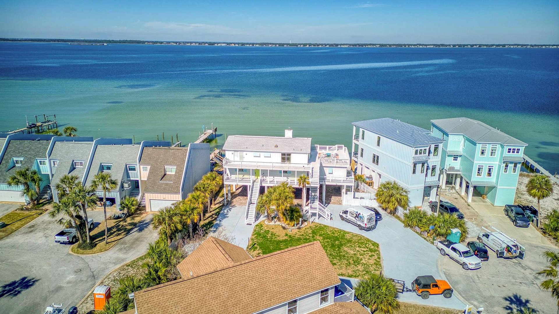 Ensenada Uno 1705  THE LAUGHING FISH 61