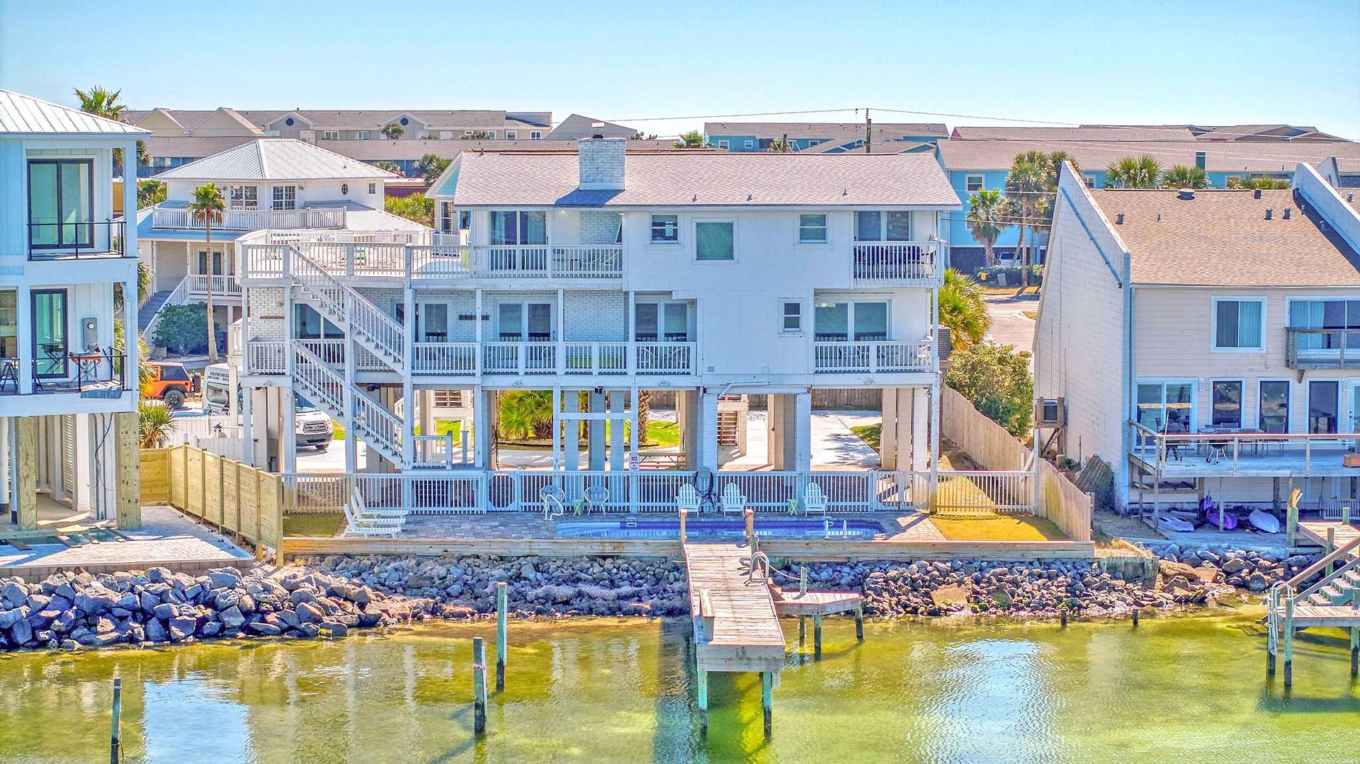 Ensenada Uno 1705  THE LAUGHING FISH 66