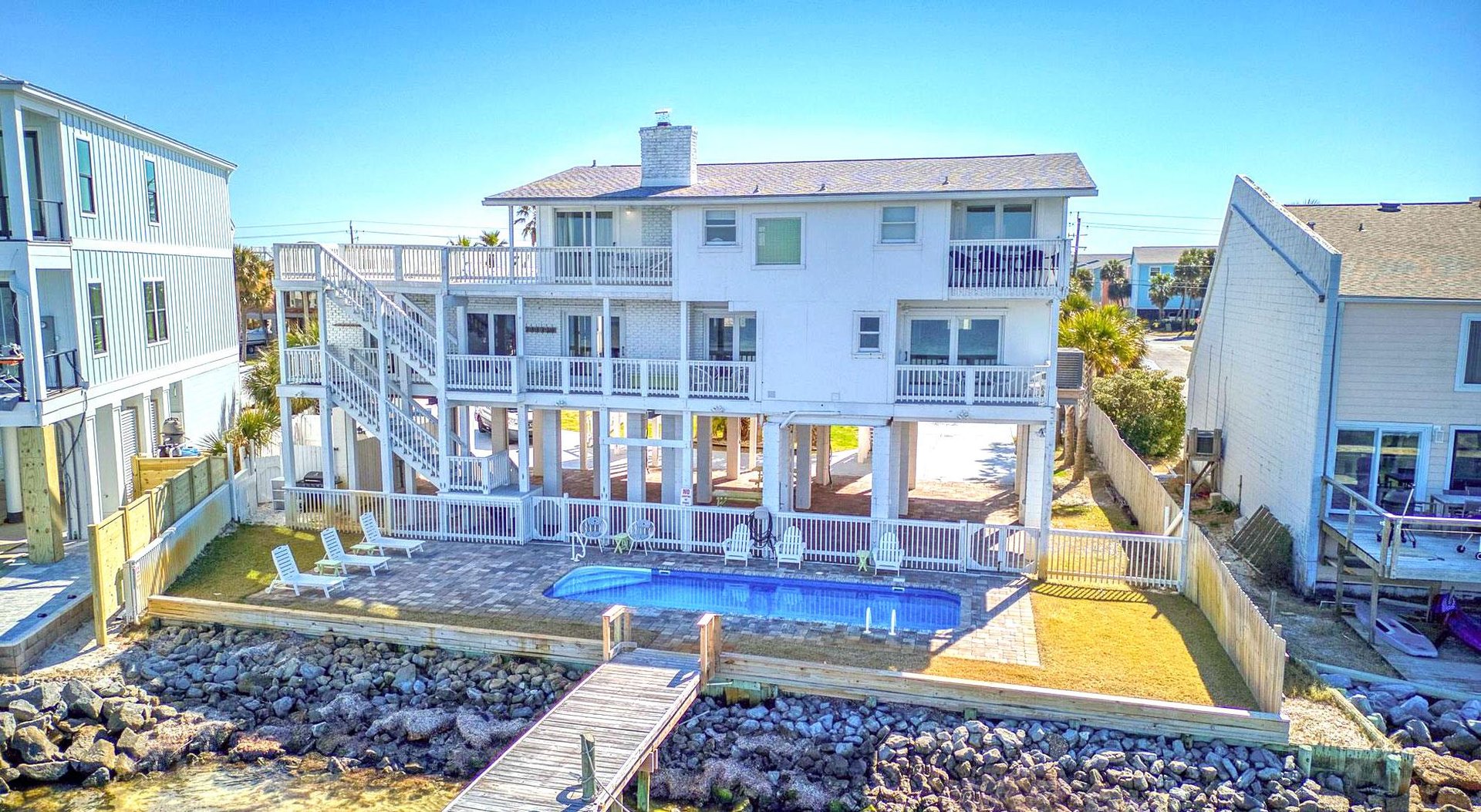 Ensenada Uno 1705  THE LAUGHING FISH 67