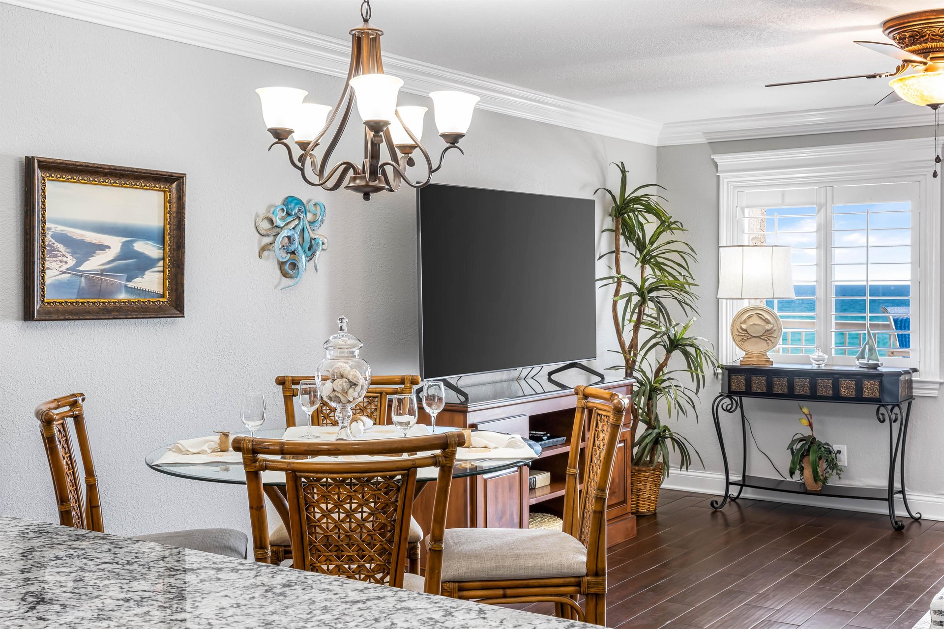 Holiday Surf and Racquet Unit 506 18