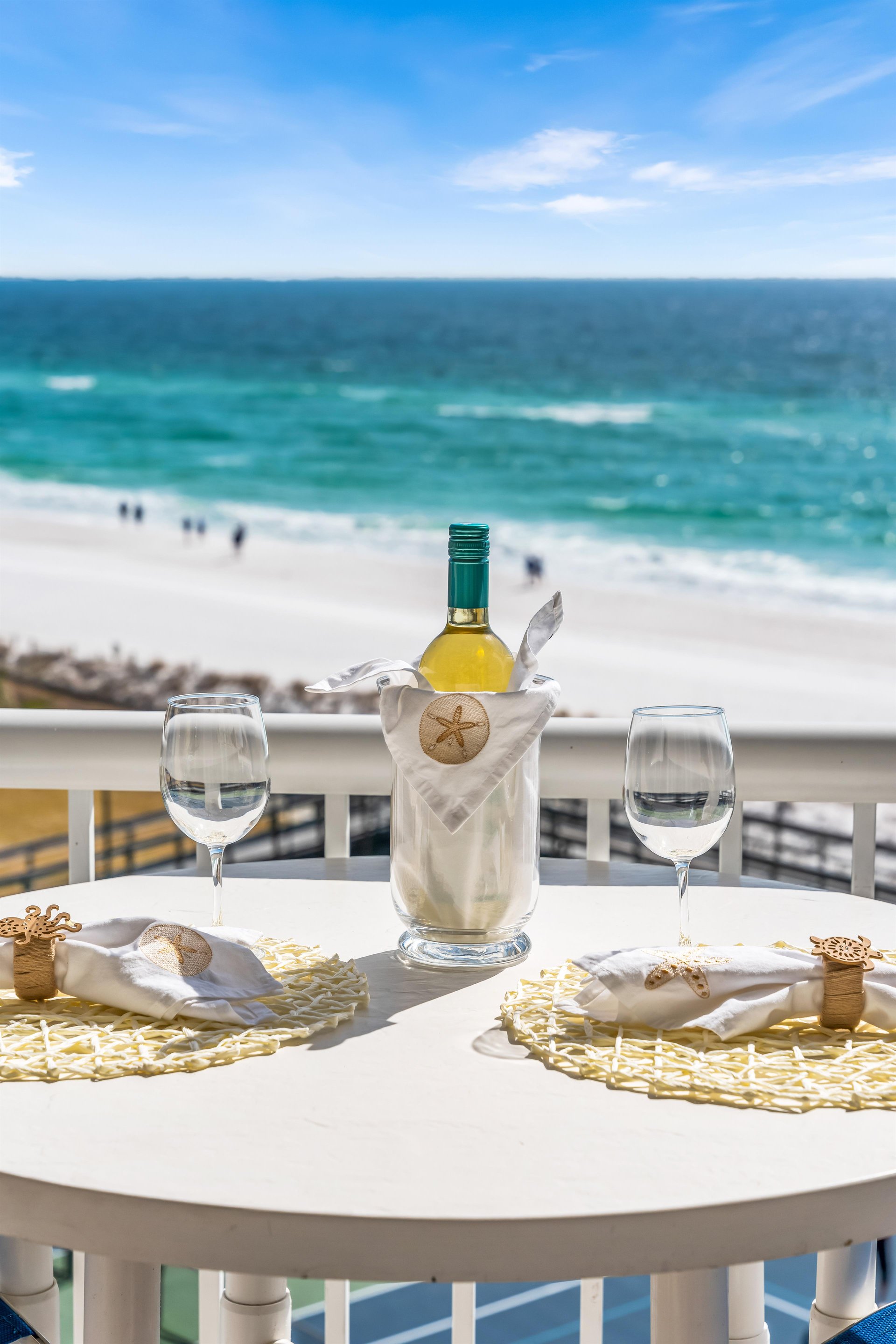 Holiday Surf and Racquet Unit 506 25