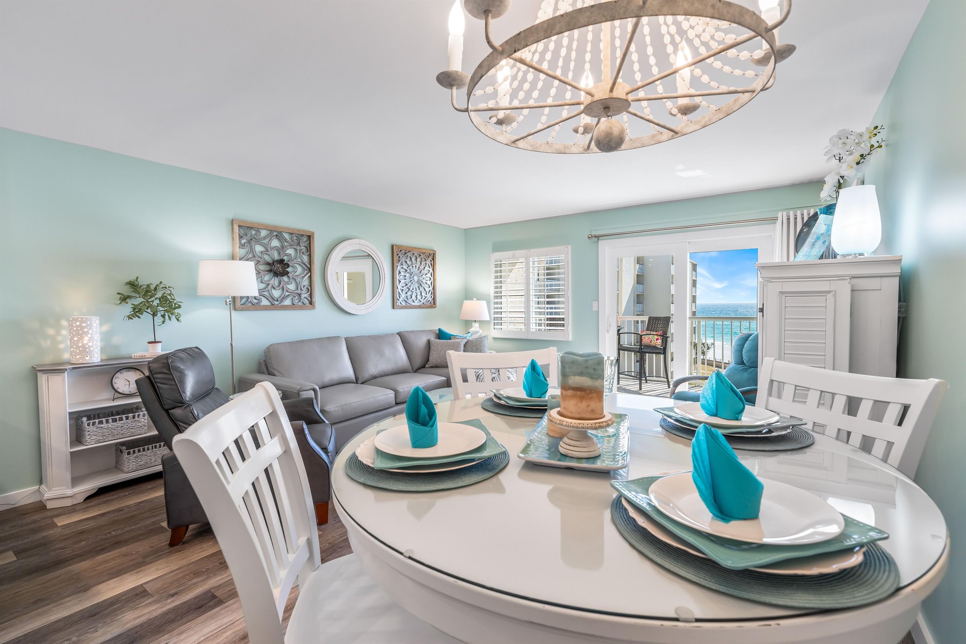 Holiday Surf and Racquet Unit 509 12