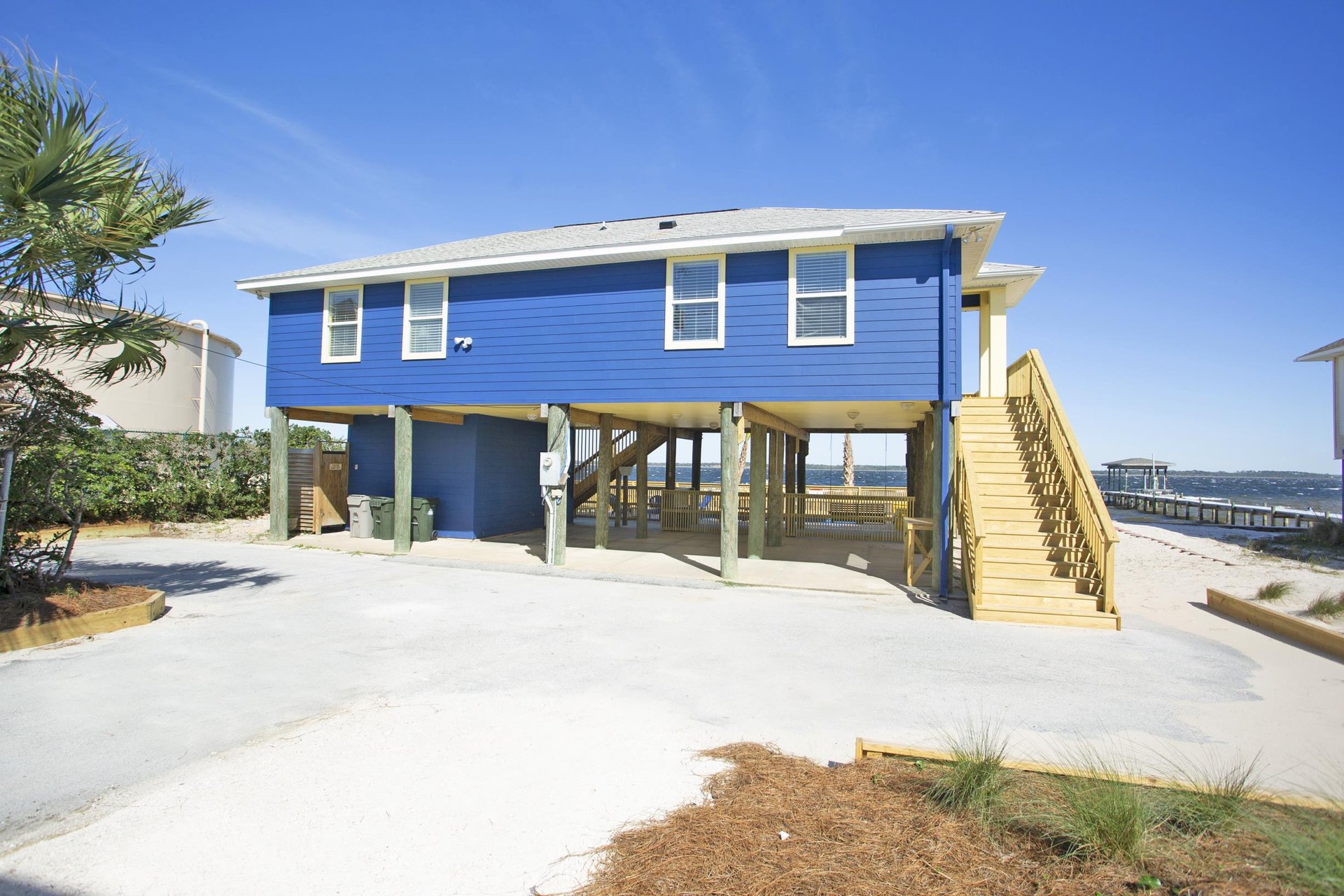 Via De Luna 109  Soundz Amazing 30