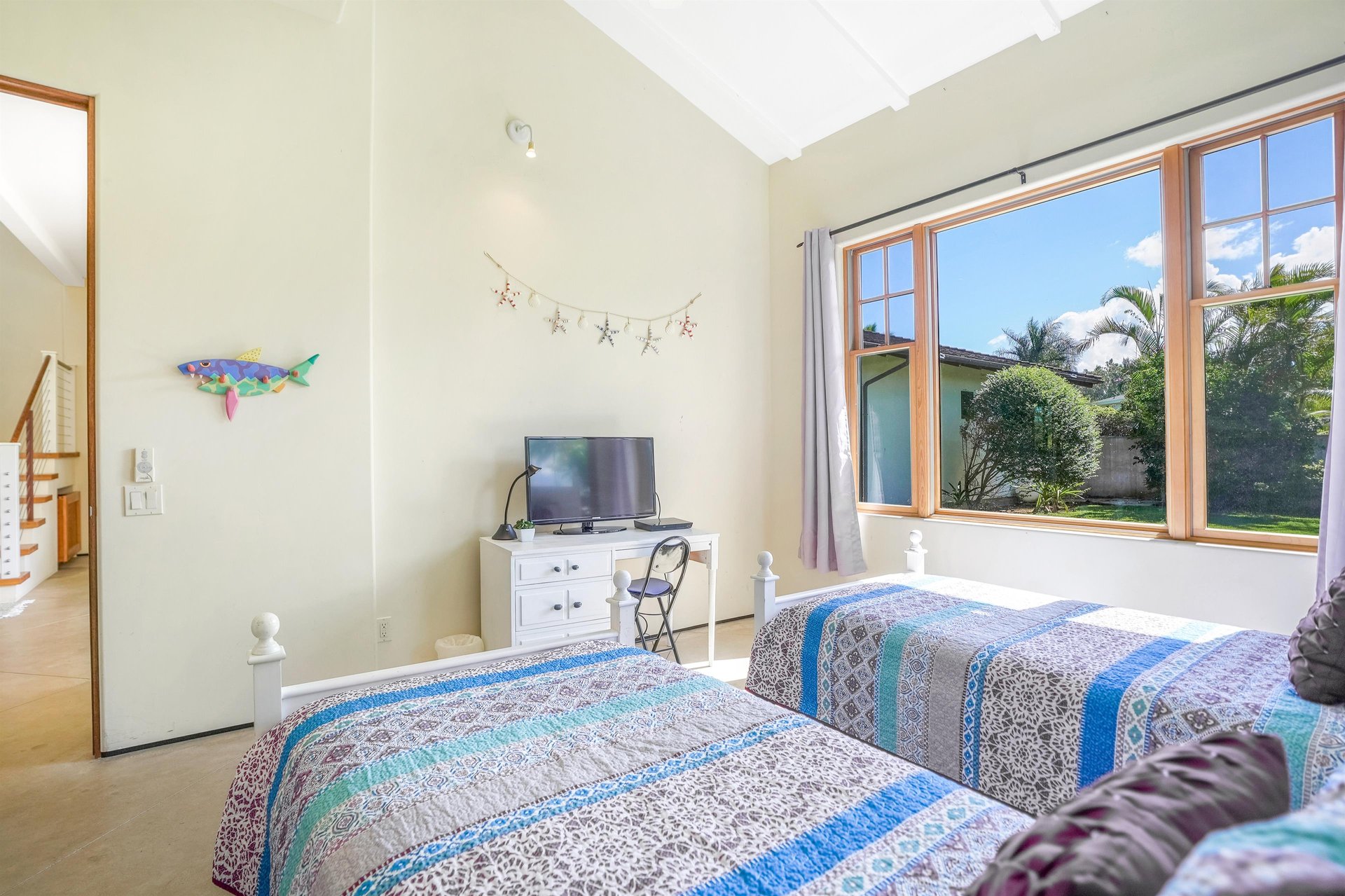 Honoiki Lane Hale 18