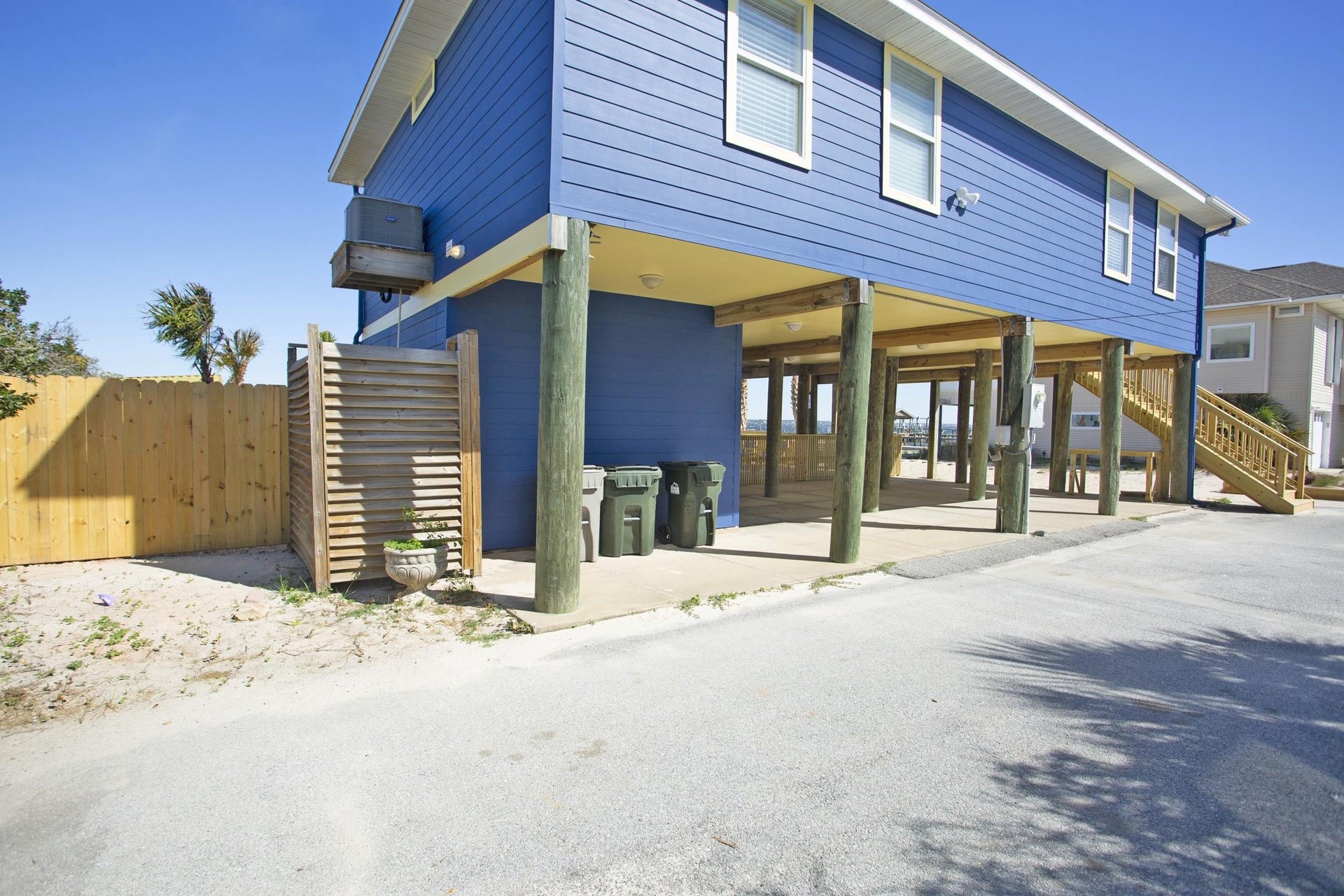 Via De Luna 109  Soundz Amazing 32