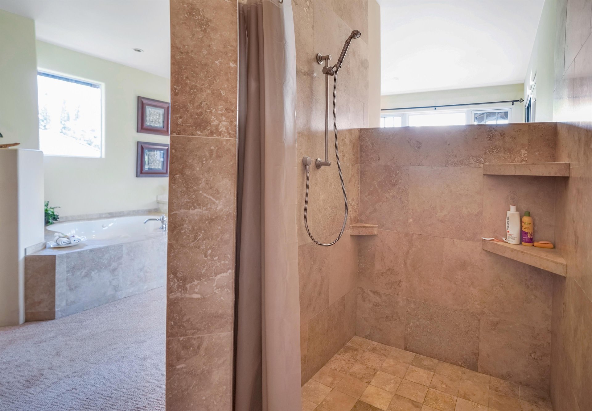 Honoiki Lane Hale 39