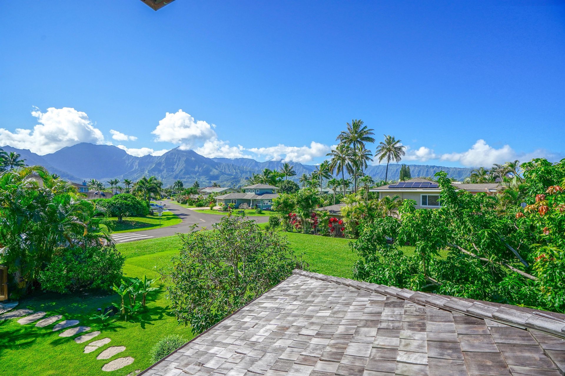 Honoiki Lane Hale 70