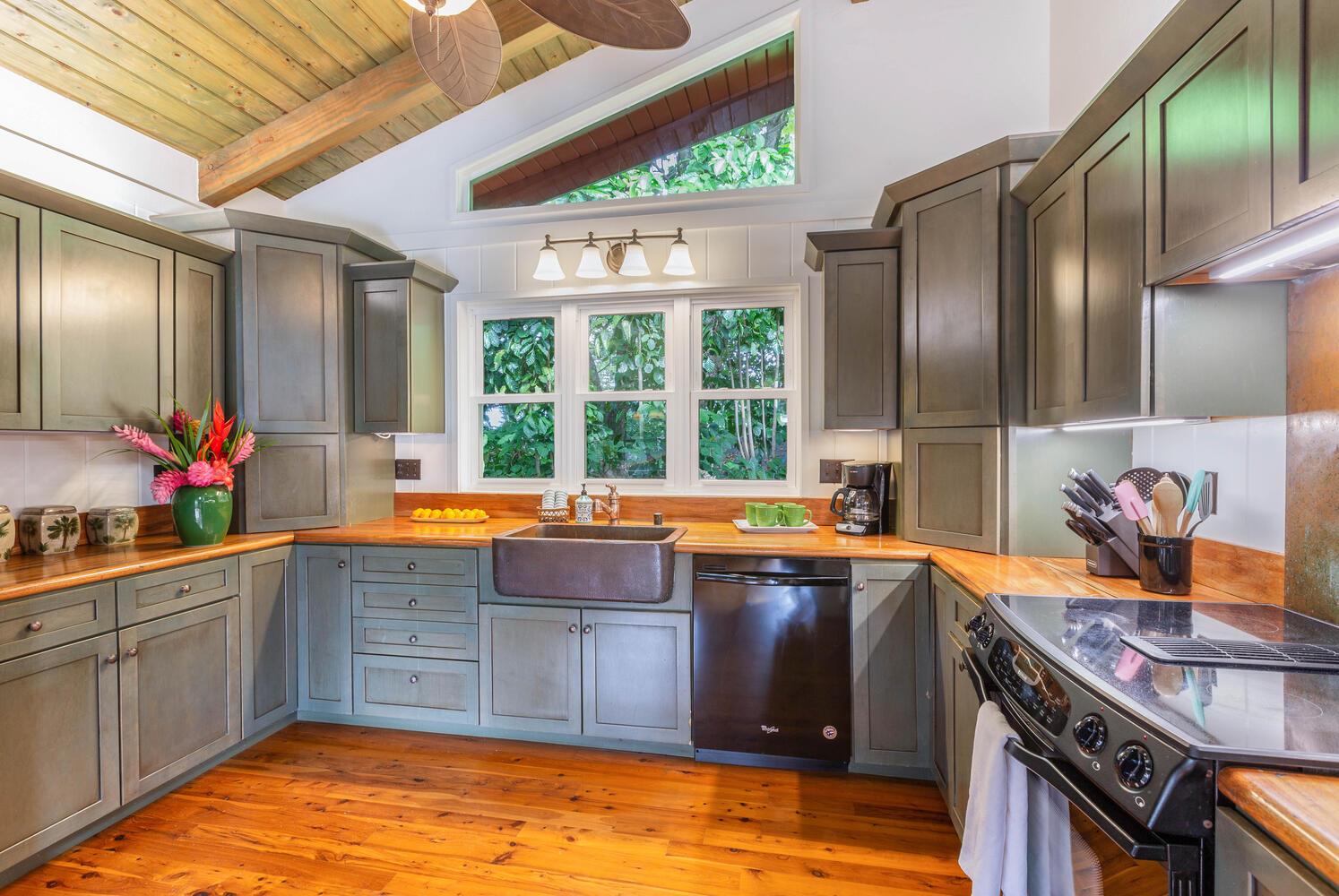 Hale Koolau Estate 31