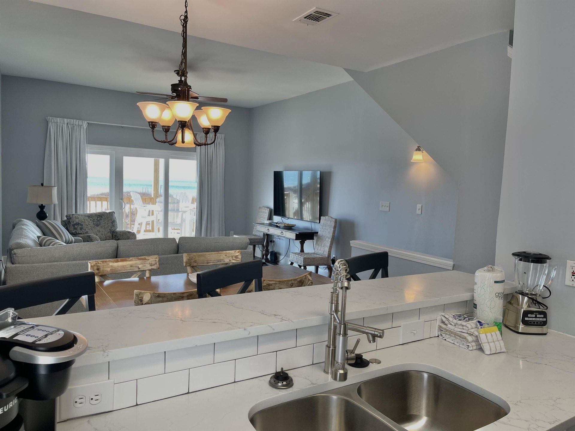 Hypnautic East  Pet Friendly 12