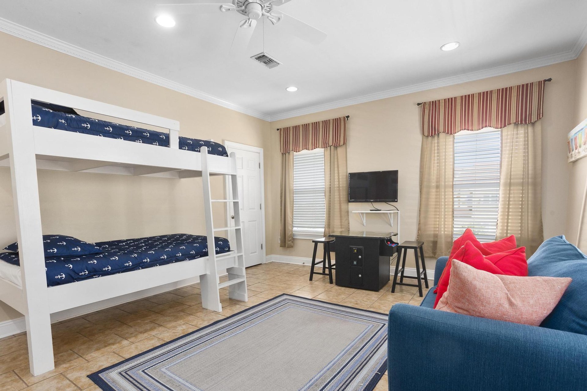 Via De Luna 1414  Beachy Keen 24