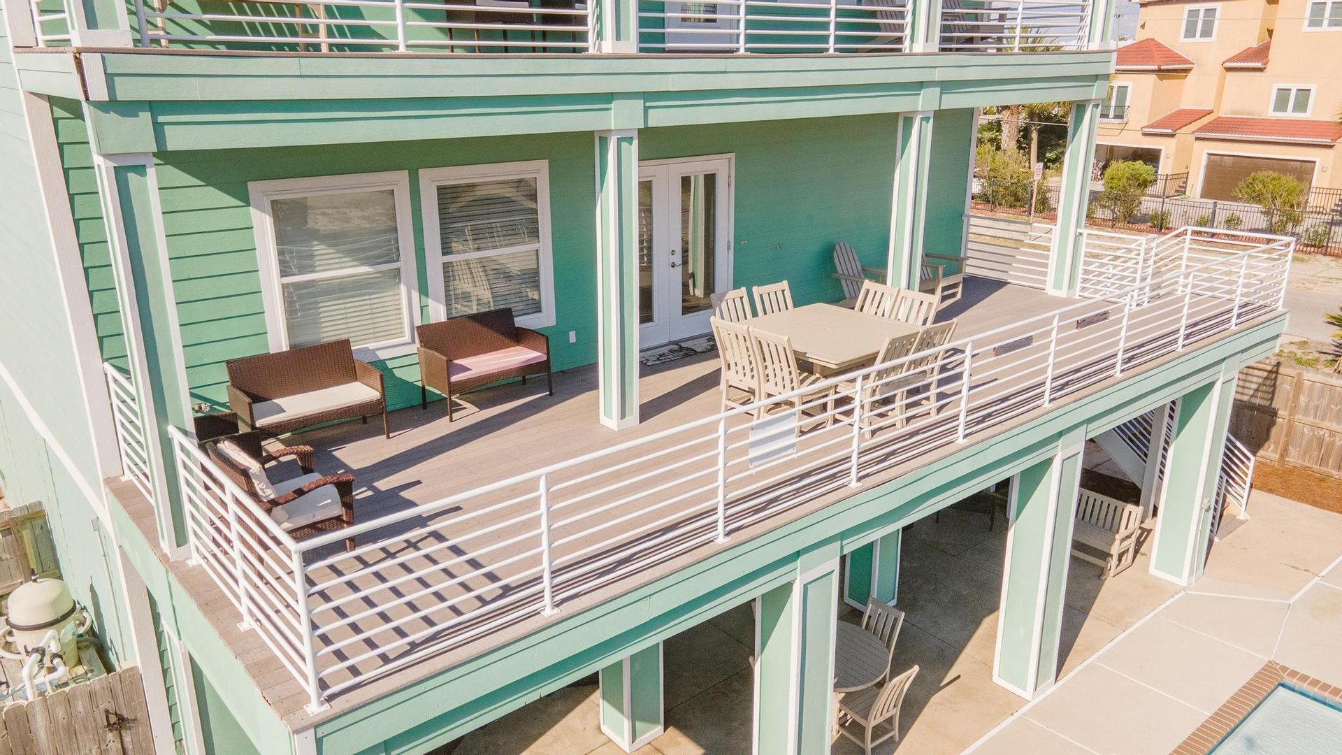 Via De Luna 1414  Beachy Keen 48