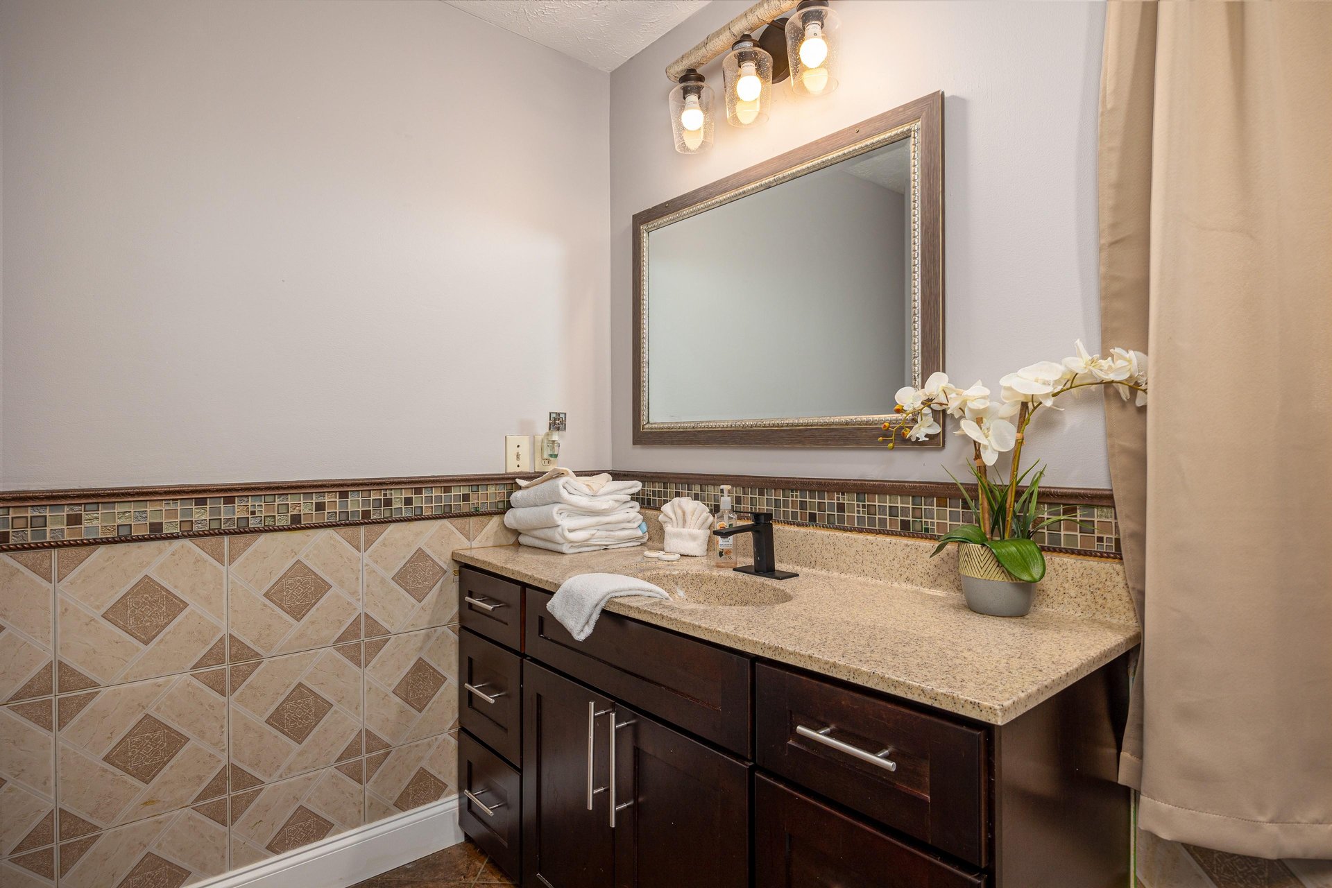 Bathroom at Hoop Dreams Lodge