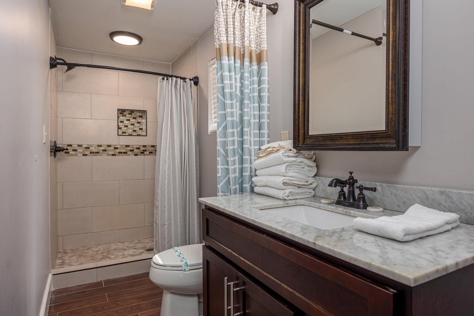 En Suite Bathroom at Hoop Dreams Lodge