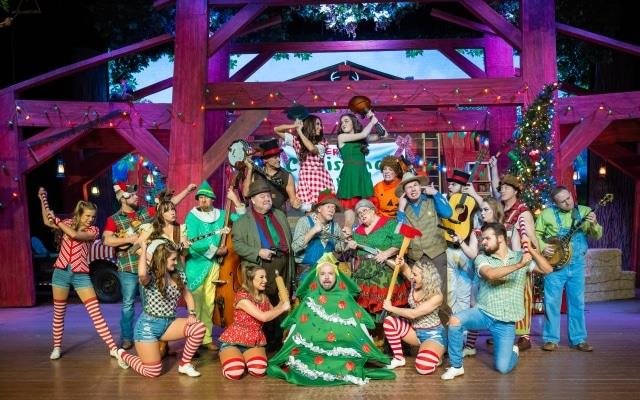 Hatfield McCoy Dinner Feud Stage