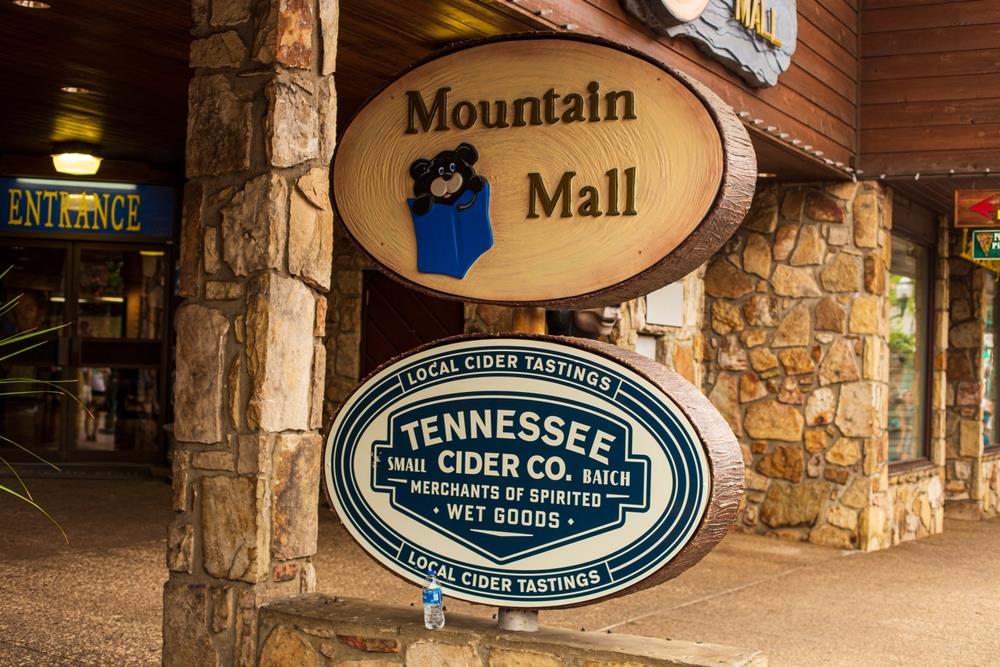 mountain mall and tennessee cider store front