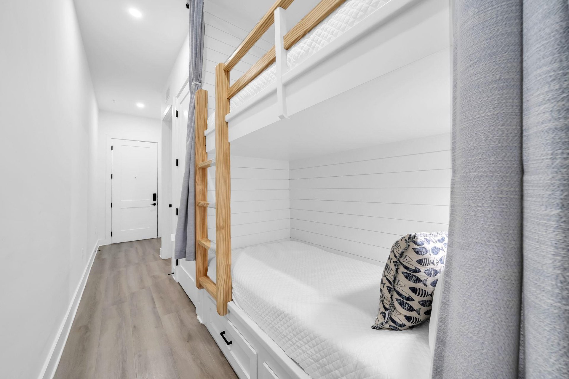 Hallway Bunks 1 Part 2