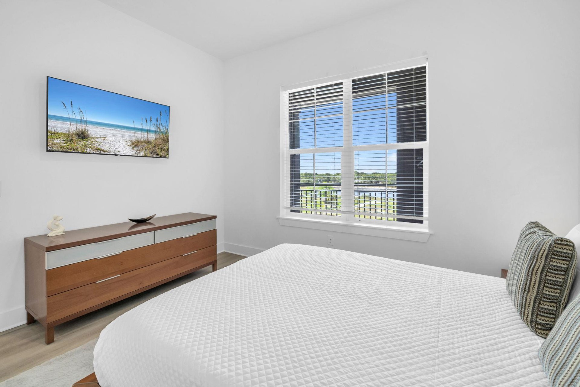 Guest Bedroom 1 Part 2