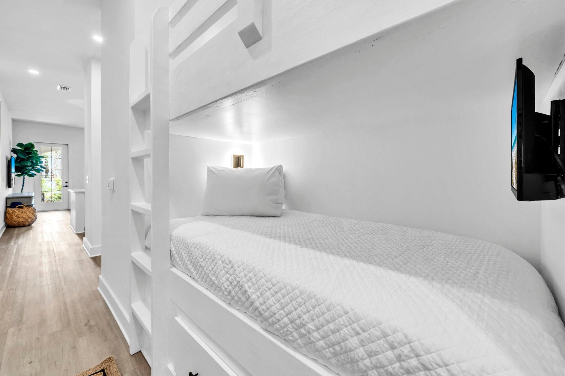 Hallway Bunks 1 Part 1
