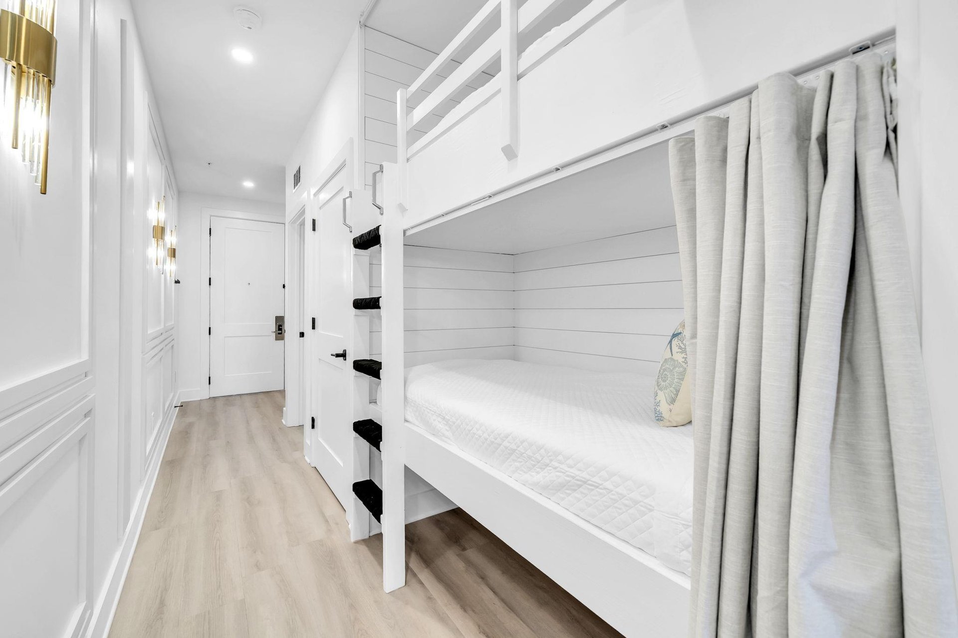 Hallway Bunks 1 Part 2