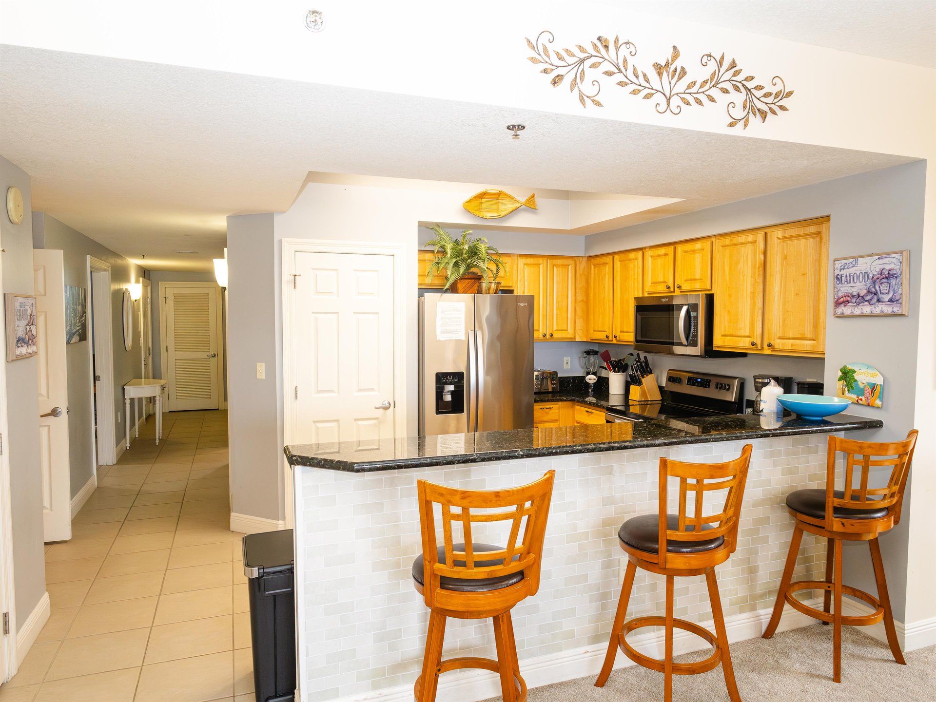 Kitchen with Breakfast Bar