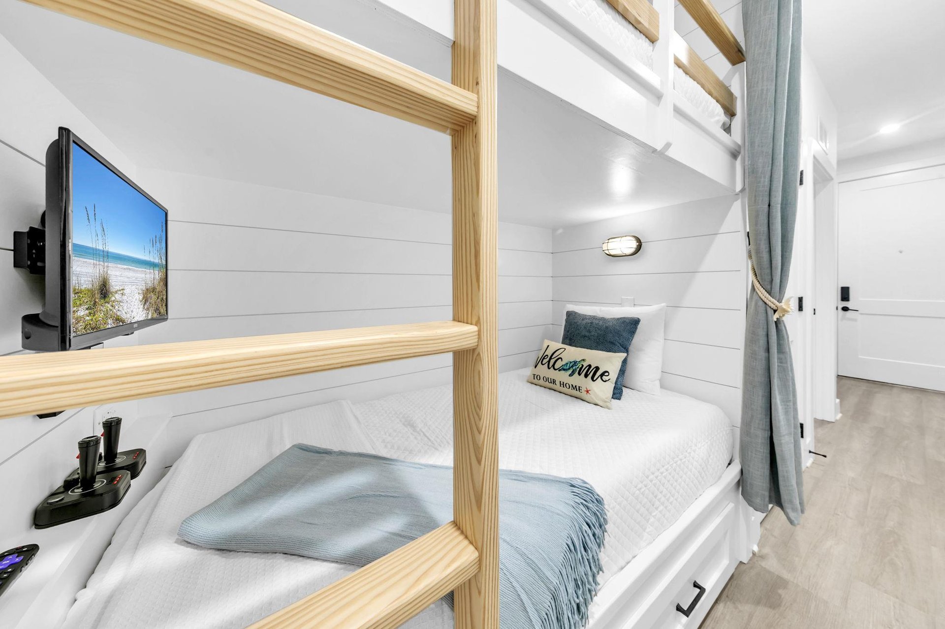 Hallway Bunks 1 Part 2