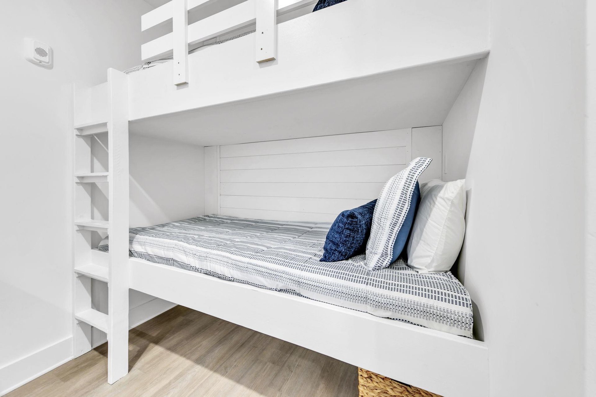 Hallway Bunks 1 Part 2