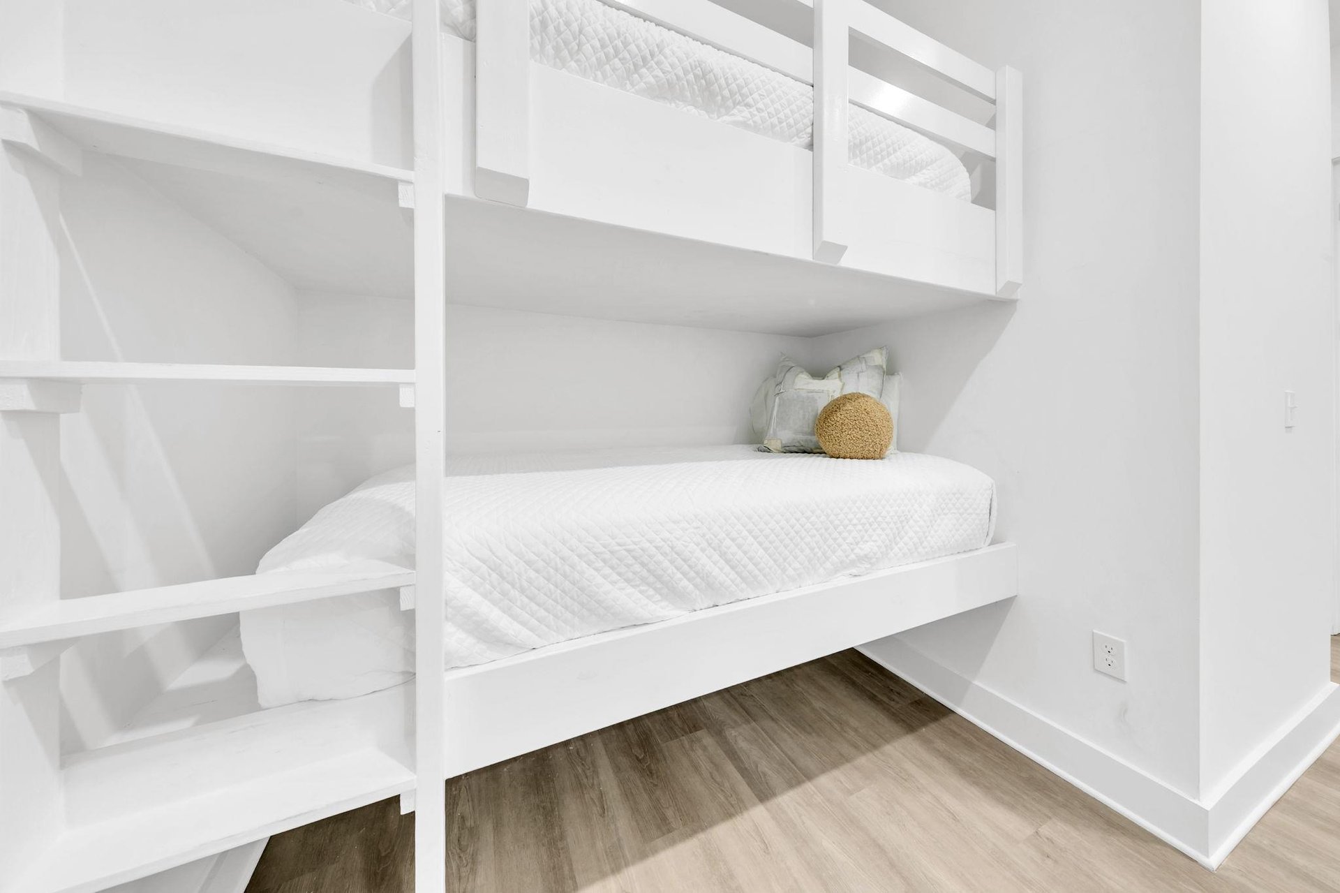 Hallway Bunks 1 Part 2