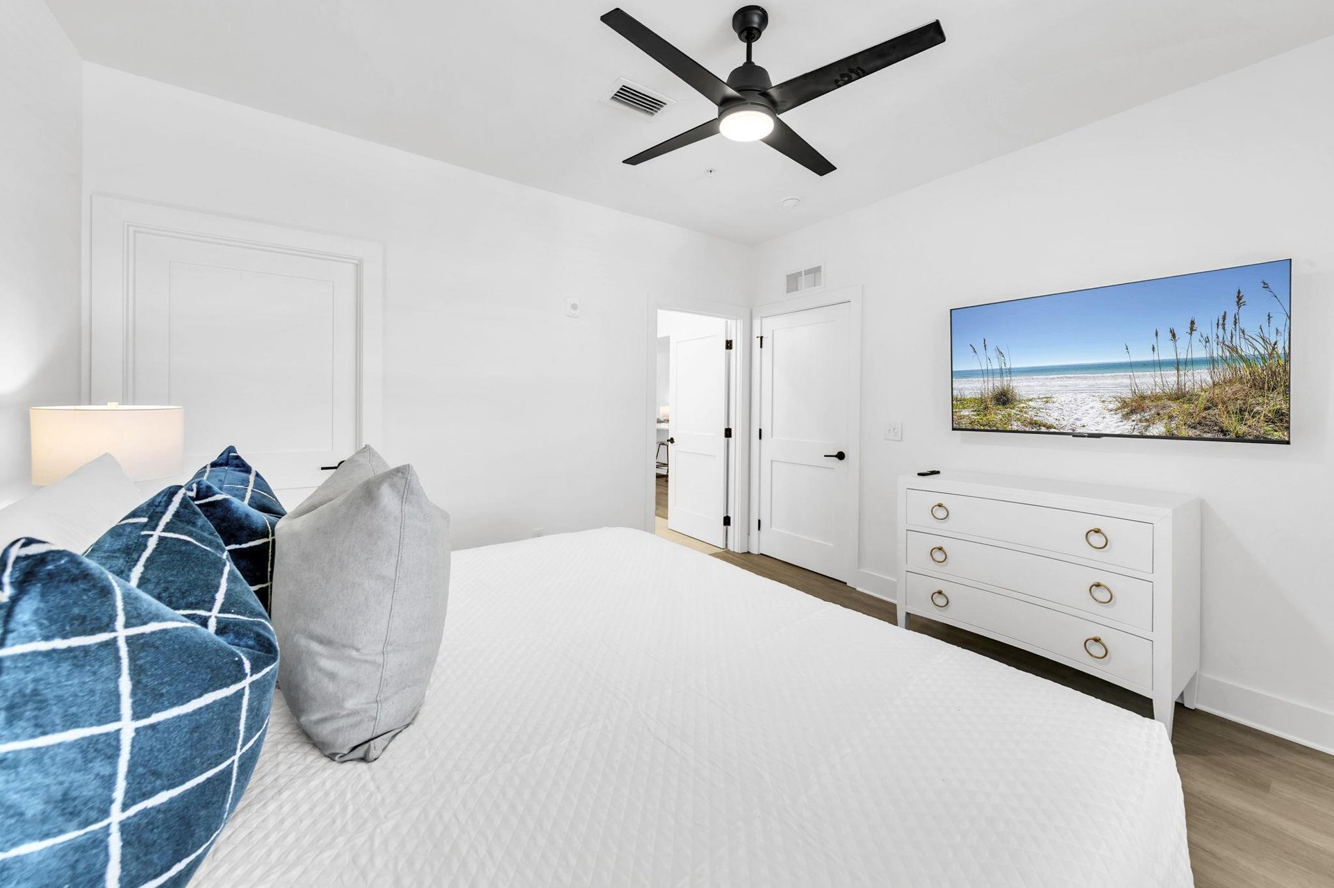 Guest Bedroom 1 Part 2