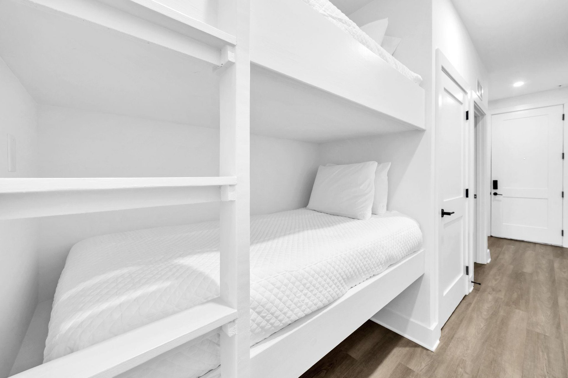 Hallway Bunks 1 Part 2