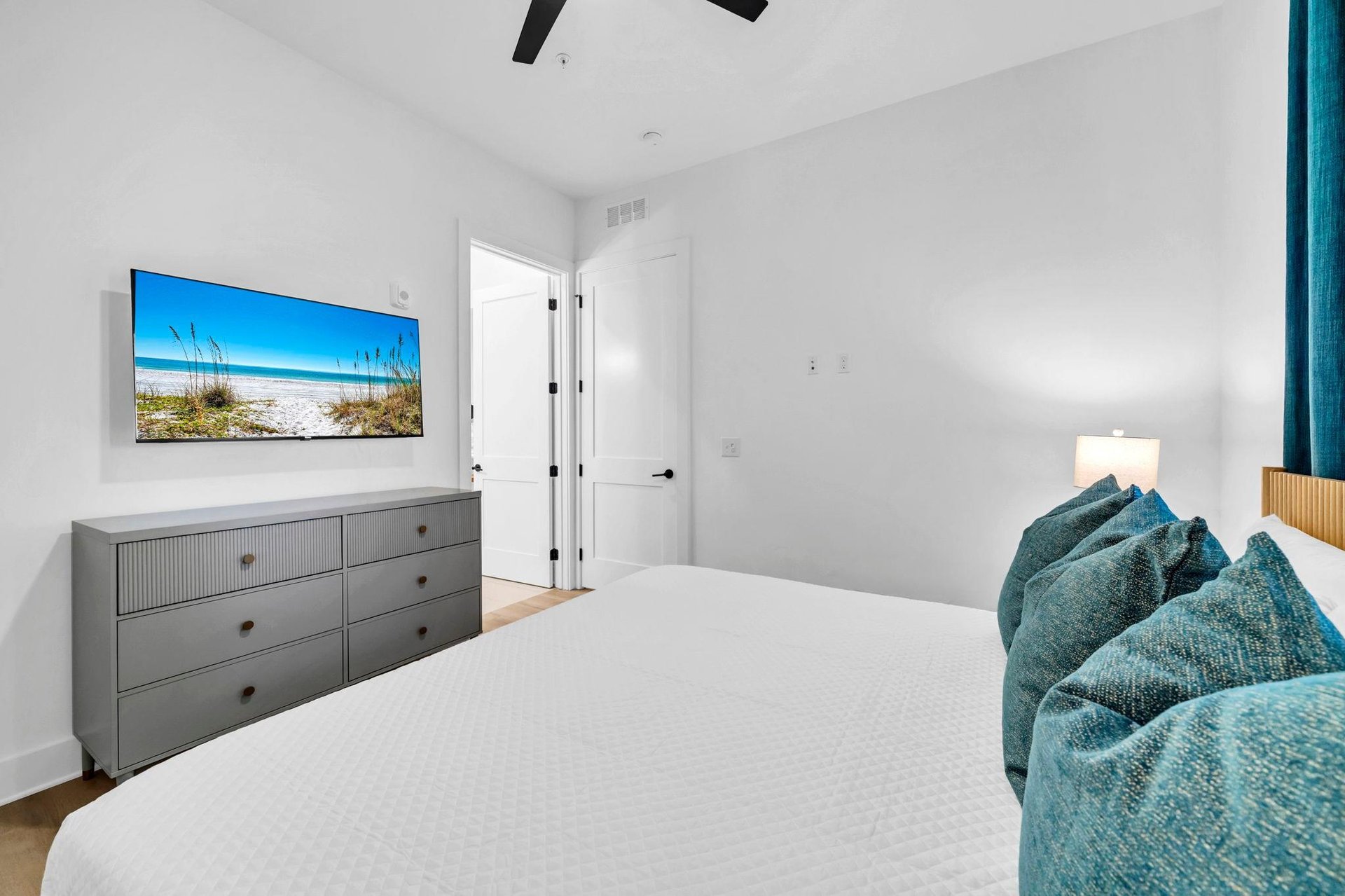 Guest Bedroom 1 Part 2