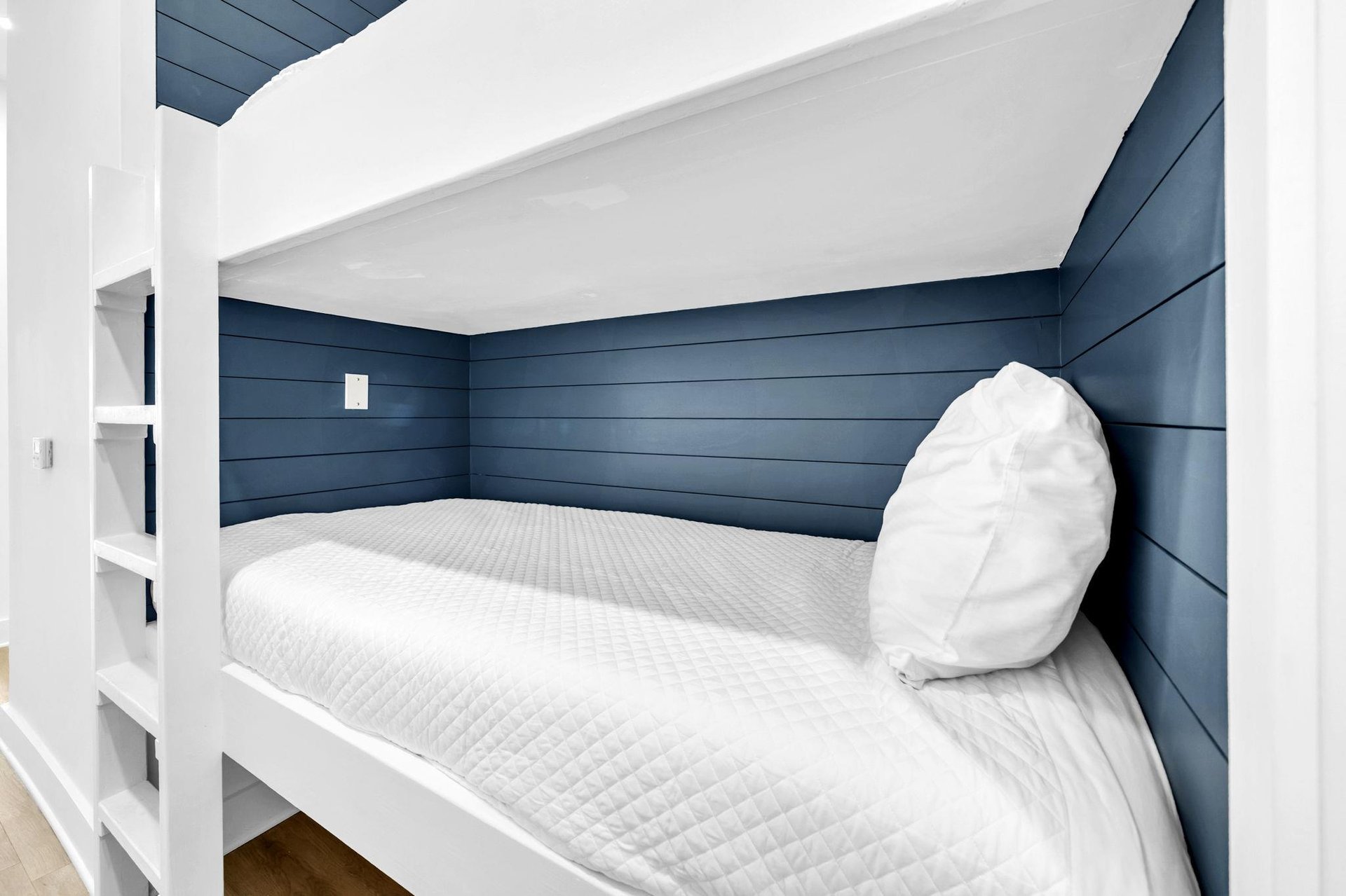 Hallway Bunks 1 Part 1