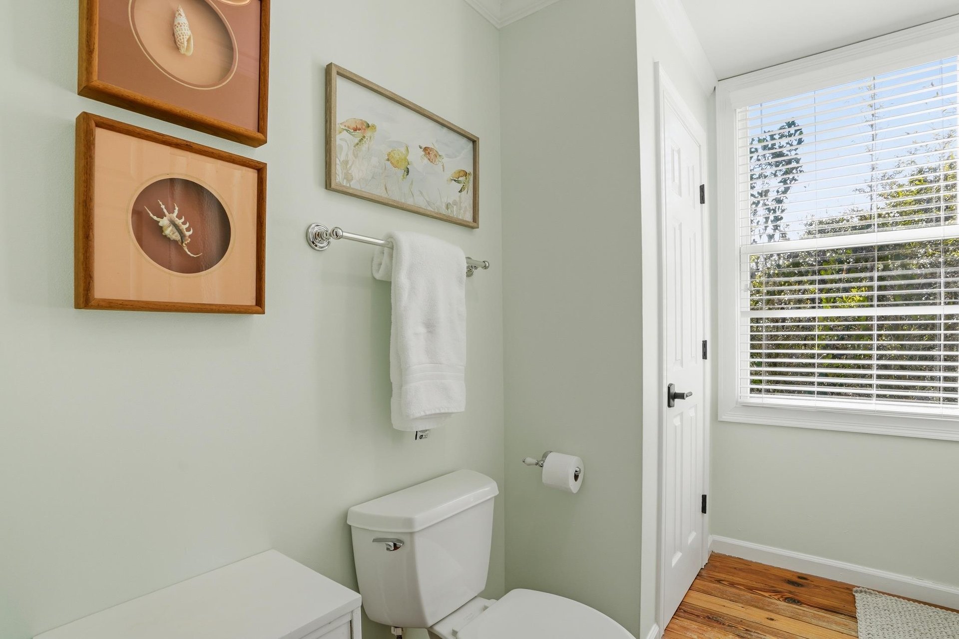 Additional angle of the ensuite bathroom for the upstairs kingandtwotwin bedroom.