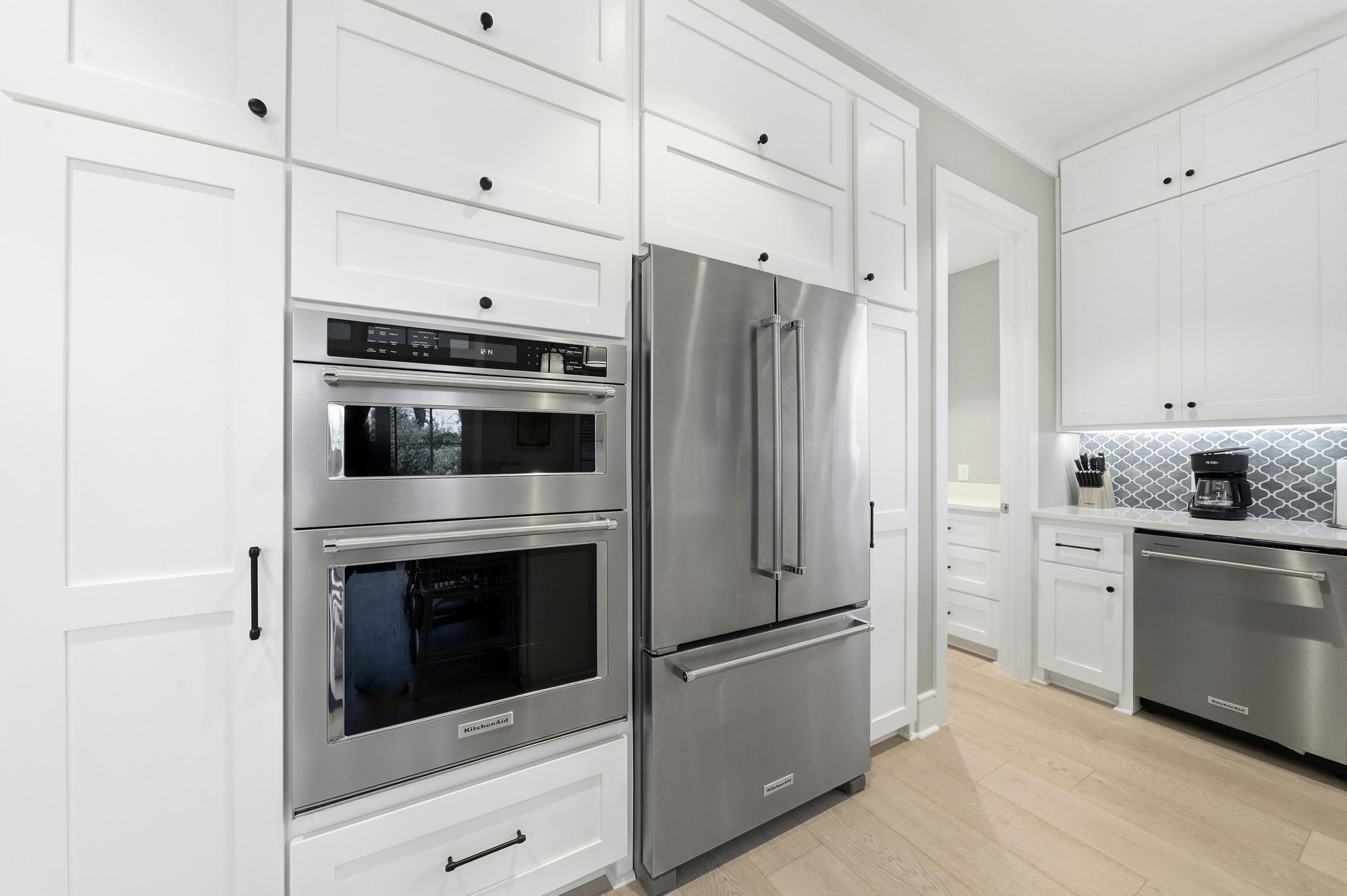 Substantial appliance and pantry capacity make groceries and group meals easier to manage.