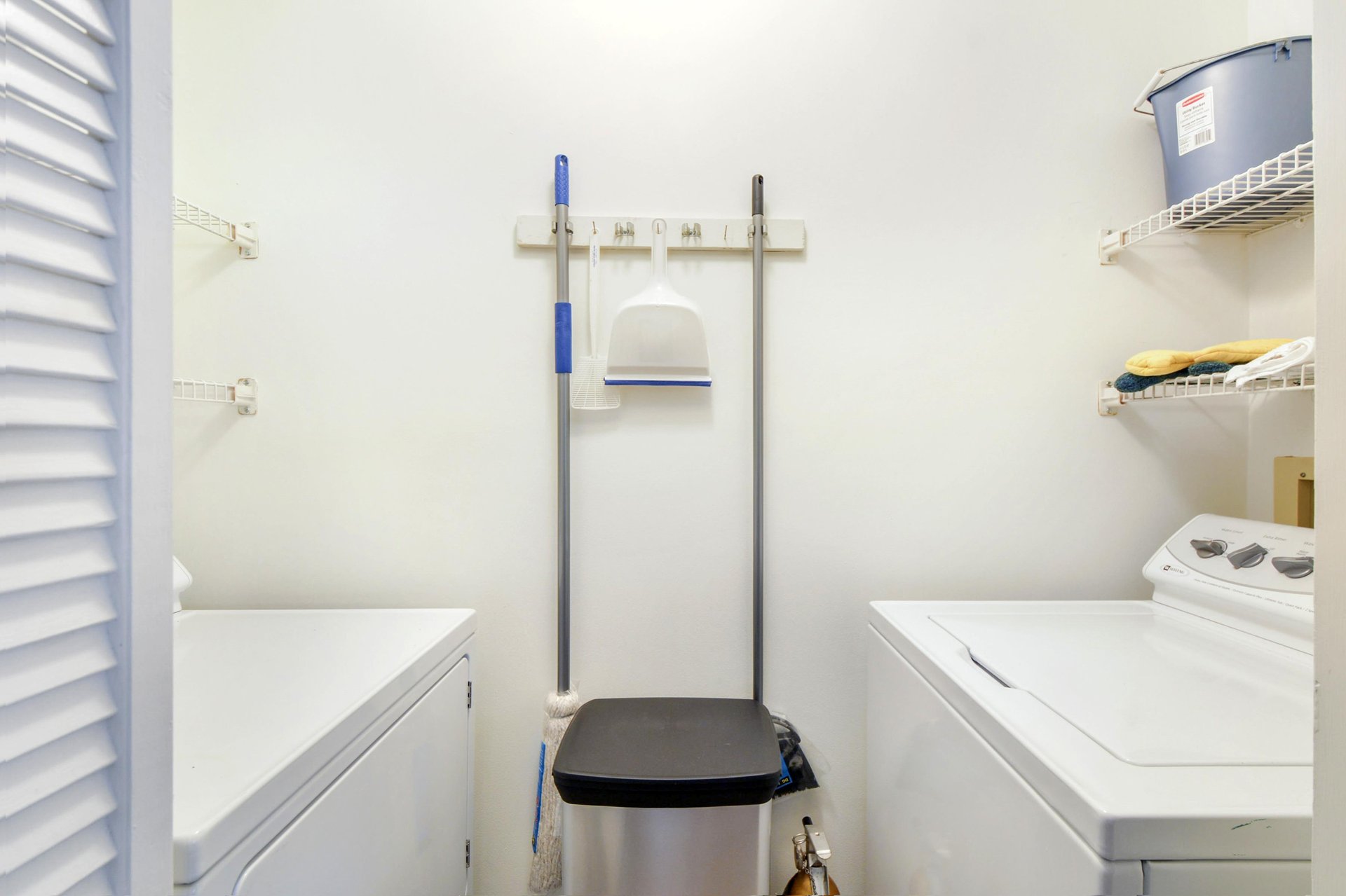 InUnit Laundry – Harbour Oaks 316