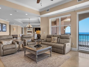 Large Sitting Area off Kitchen