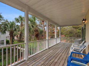 Great Outdoor Seating on the 2nd Floor Deck