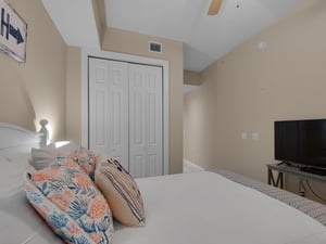 Guest bedroom