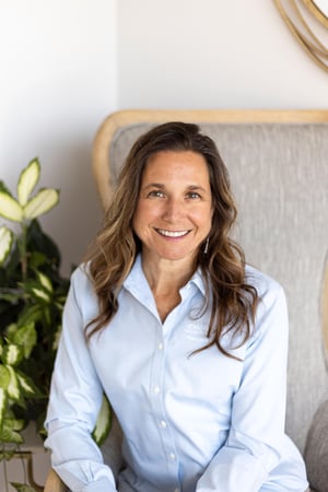 1592513 Tracyhoftlouthain 1