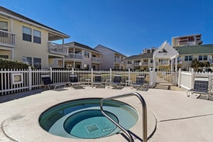 Community Hot Tub at Third Community Pool