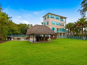 Huge Backyard with Private Tiki Hut