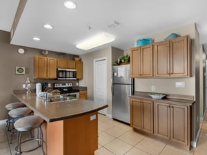 Breakfast bar and kitchen