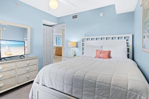 Queen Guest Bedroom