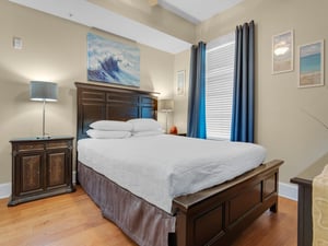 Bedroom 3 1st FL with queen bed