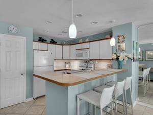 Kitchen with additional breakfast bar seating