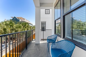 2nd floor balcony off living area